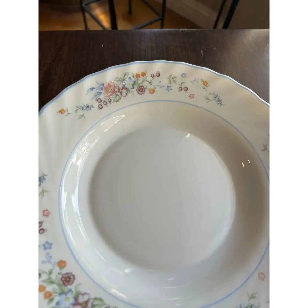 4 Arcopal France Victoria Floral salad Plates French milk glass